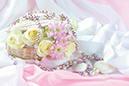%_tempFileNameaksessuary-flowers-4573-white-rose-khrizantema-busy-rakushka-zhemchug%